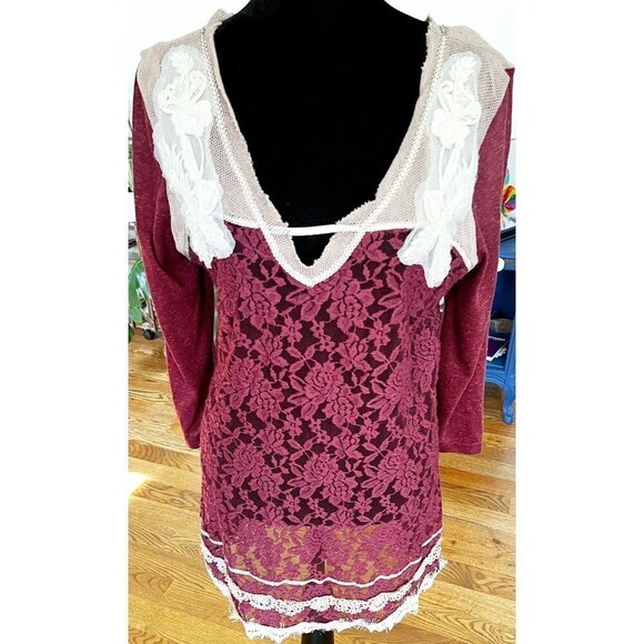 Gimmicks BKE Floral Lace Embellished Boho Top Sheer 3/4 Sleeve sz(L) - Picture 1 of 10